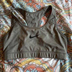 Nike Medium Support Sports Bra